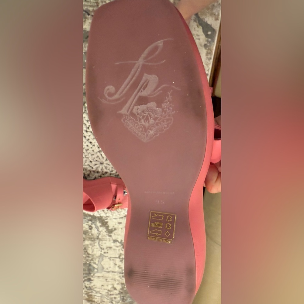 🎀🛼Free People Bubblegum Pink Mules with Gold BuckleNWOT🛼🎀 - Picture 3 of 5